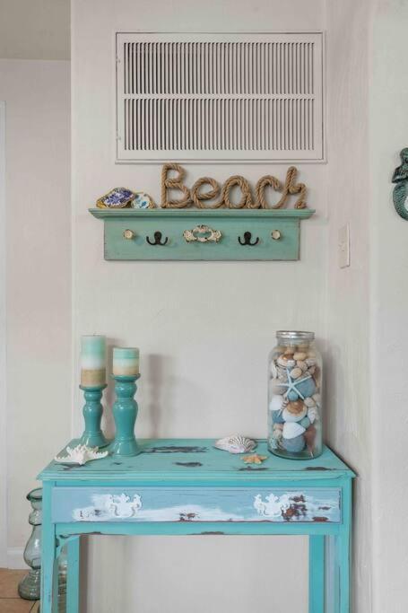 Beach Bungalow - 1 Block To Beach - Pets Welcome! Норфолк Екстериор снимка